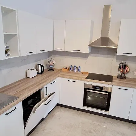 Seaside Serenity 6 - Few Mins Walk To The By Quicktrips 公寓