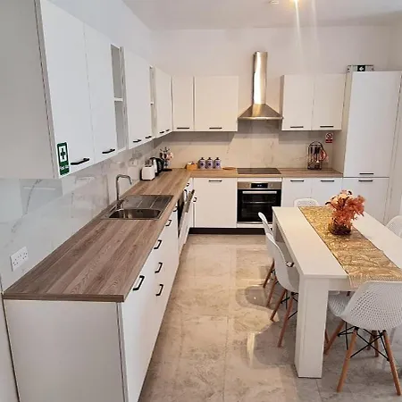 Seaside Serenity 6 - Few Mins Walk To The By Quicktrips 梅利哈