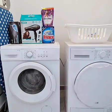 Seaside Serenity 6 - Few Mins Walk To The By Quicktrips 公寓 梅利哈