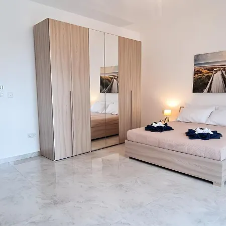 Seaside Serenity 6 - Few Mins Walk To The By Quicktrips Апартаменты Меллиеха