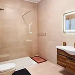 شقة Seaside Serenity 6 - Few Mins Walk To The By Quicktrips
