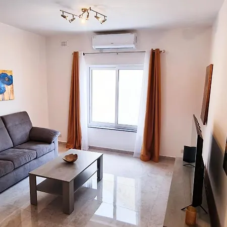 Seaside Serenity 6 - Few Mins Walk To The By Quicktrips * Mellieħa
