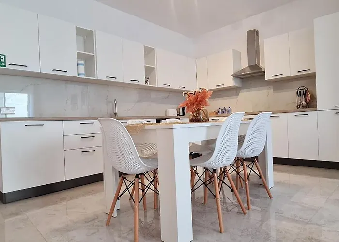 Seaside Serenity 6 - Few Mins Walk To The By Quicktrips