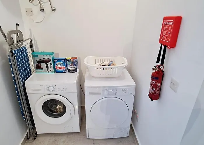 Appartamento Seaside Serenity 6 - Few Mins Walk To The By Quicktrips Mellieħa