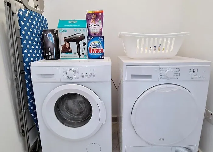 Seaside Serenity 6 - Few Mins Walk To The By Quicktrips Appartamento Mellieħa