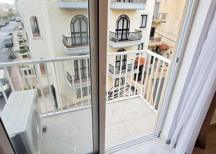 Seaside Serenity 6 - Few Mins Walk To The By Quicktrips Mellieħa