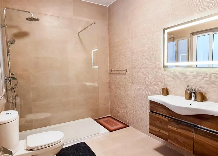 아파트 Seaside Serenity 6 - Few Mins Walk To The By Quicktrips